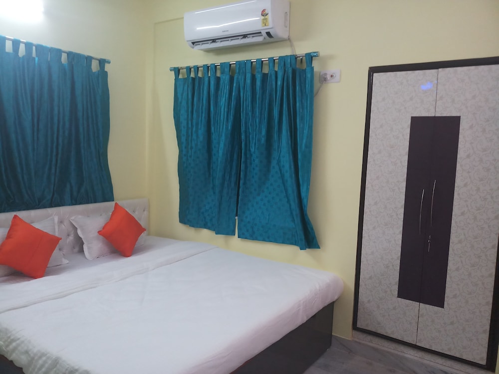 Om Shanti Guest House - Near Ruby General Hospital & Science City