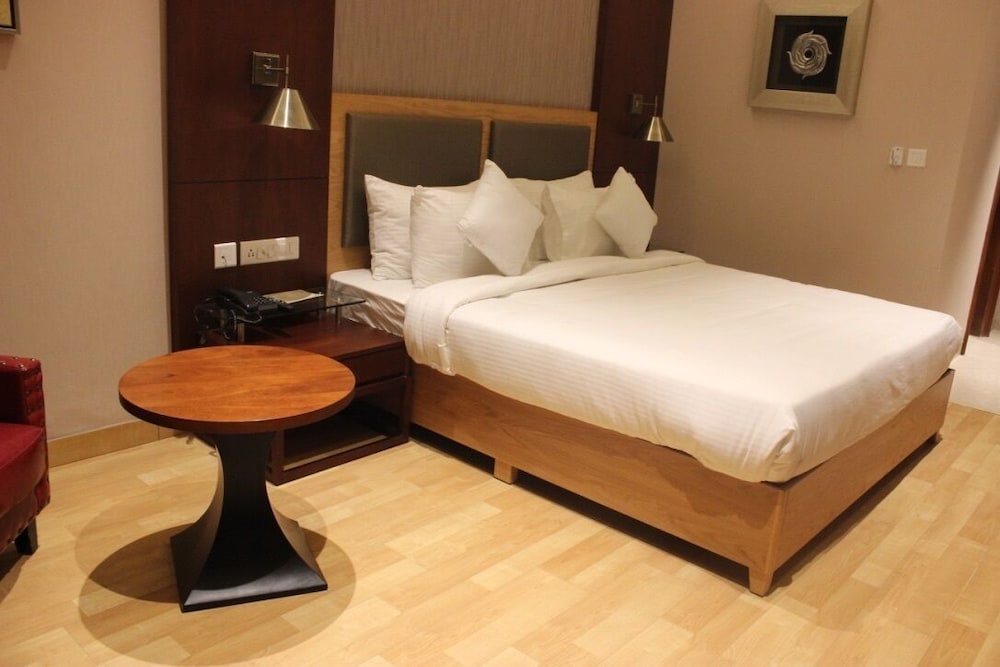 HOTEL UTSAV GRAND BANQUETS & RESORT
