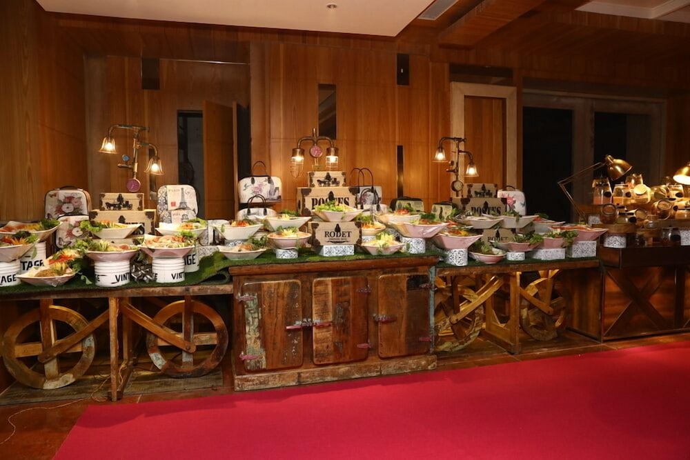 HOTEL UTSAV GRAND BANQUETS & RESORT