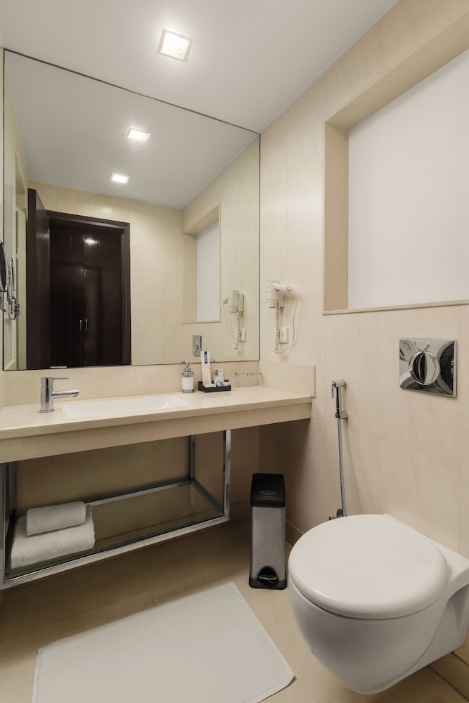 Golden Tulip City Centre Gurgaon