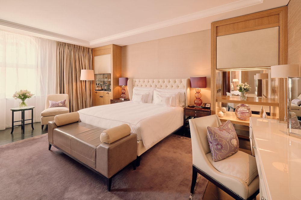 Corinthia London