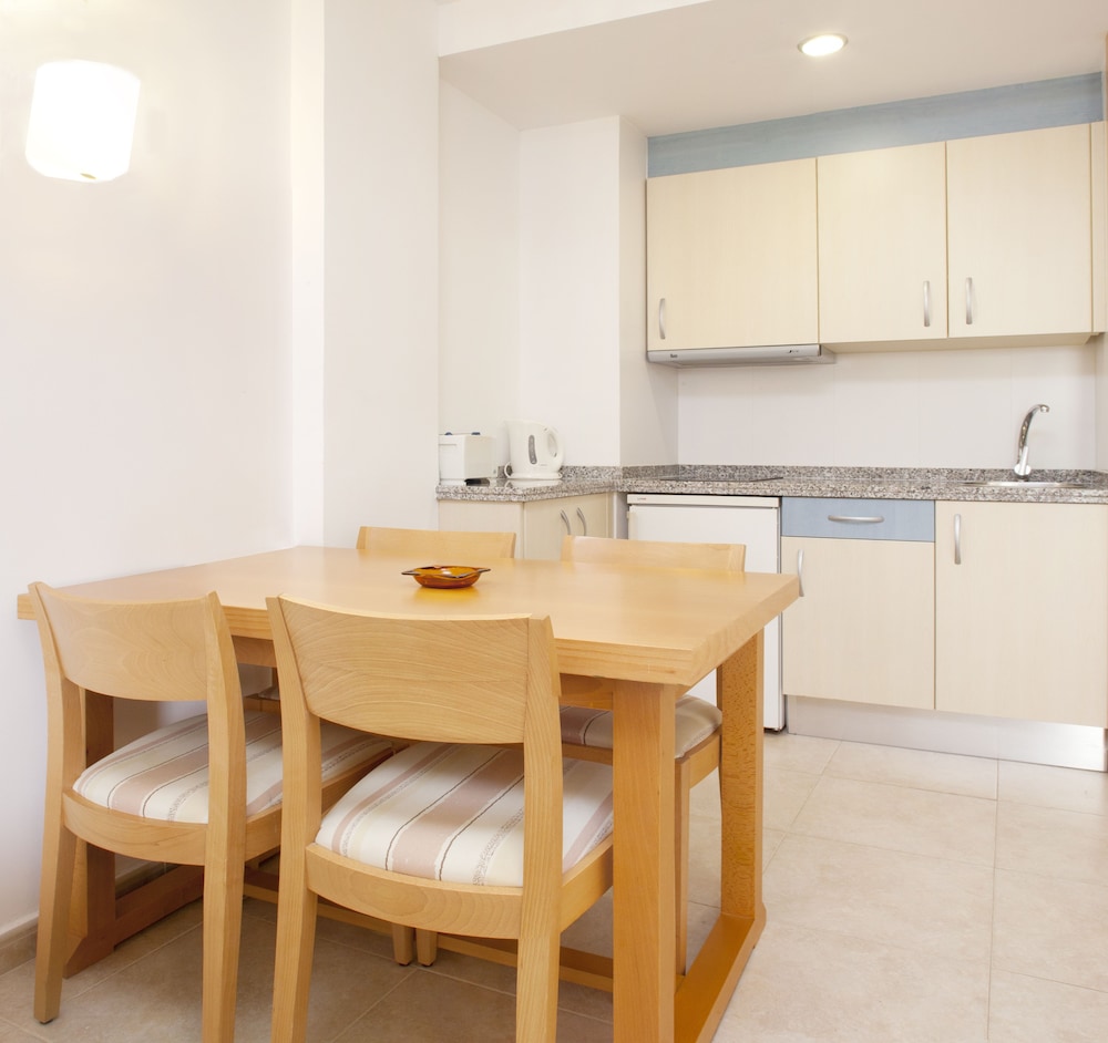 Apartamentos Mar y Playa