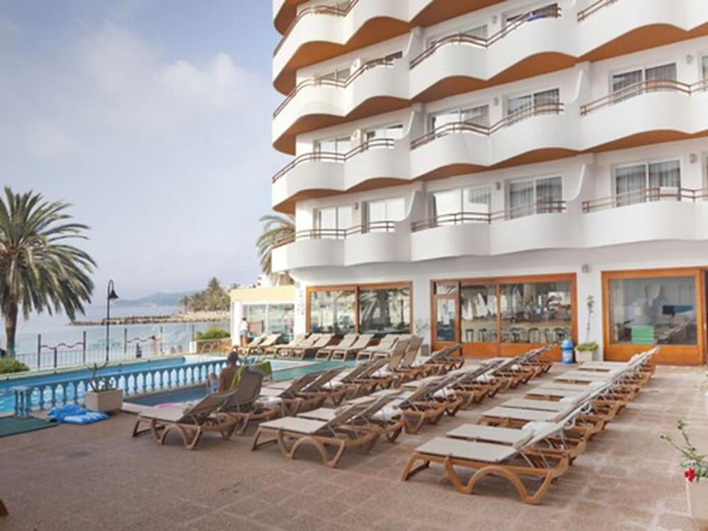 Apartamentos Mar y Playa