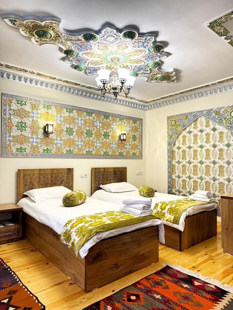 Bobosh Hotel