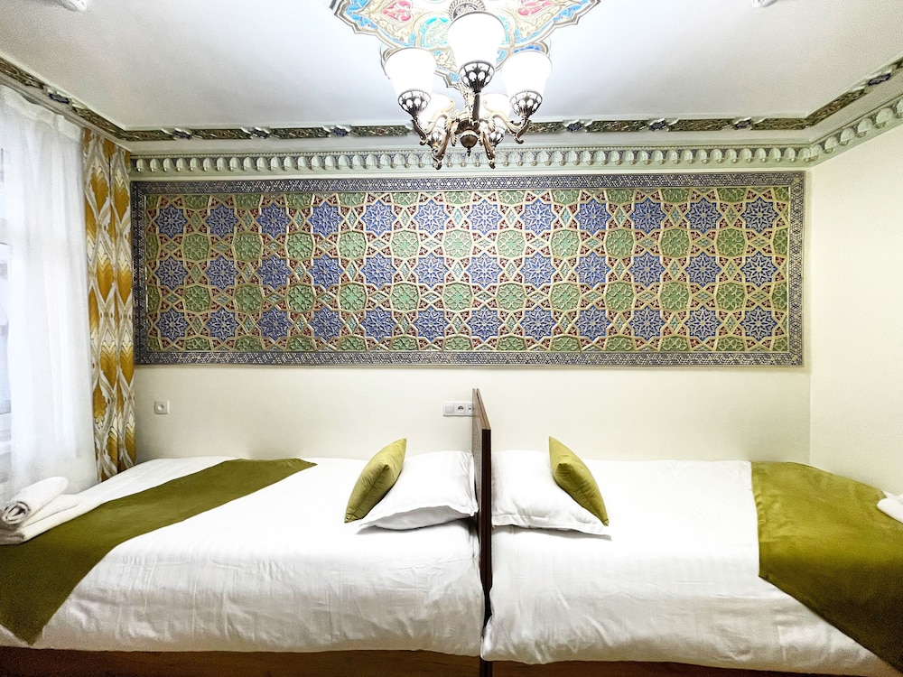 Bobosh Hotel