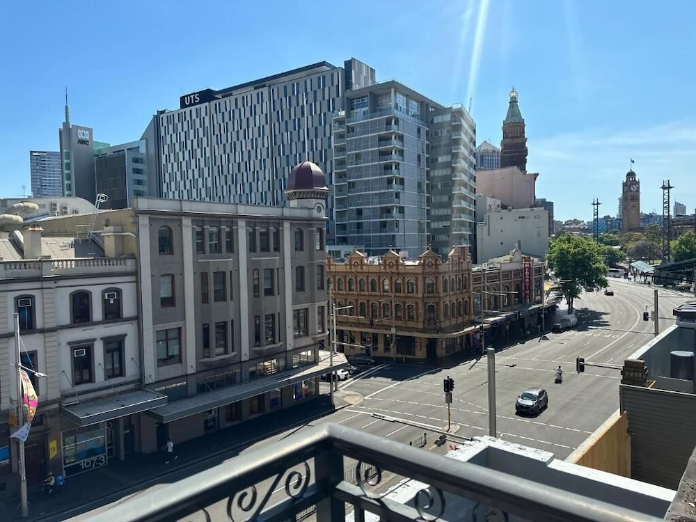 Sydney Riseon Hotel