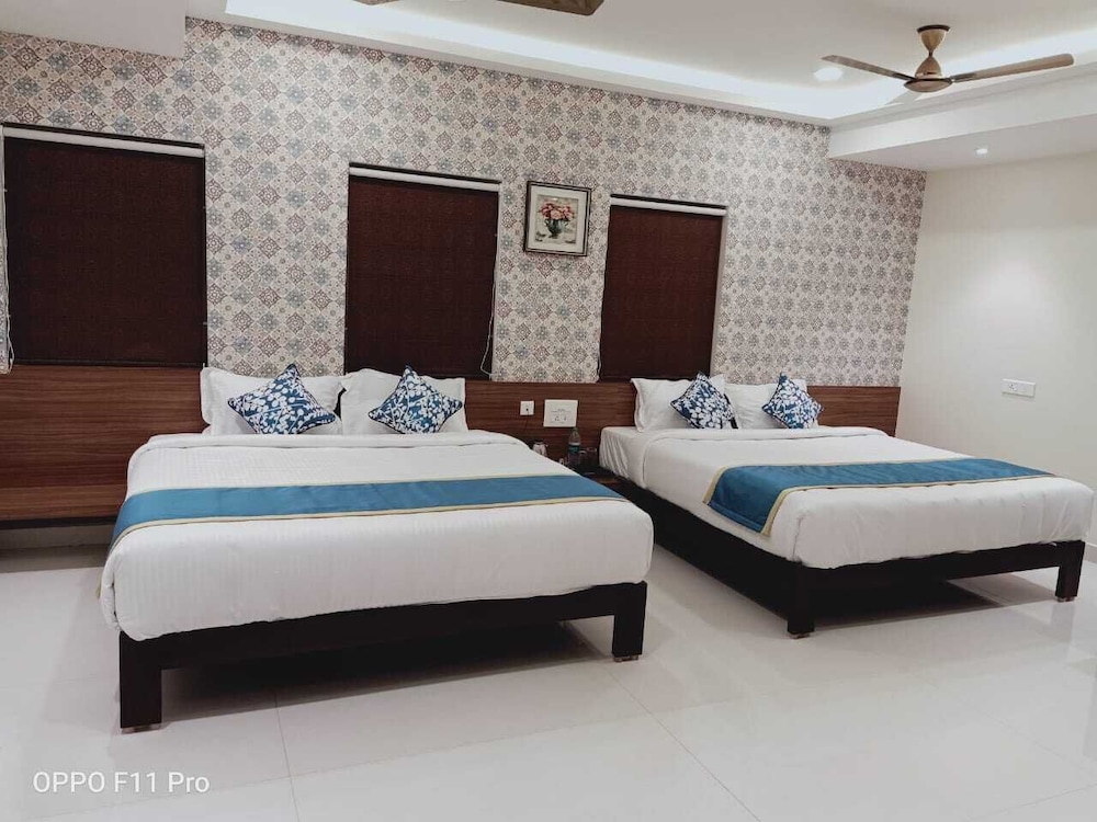 Hotel SMA Grand Inn