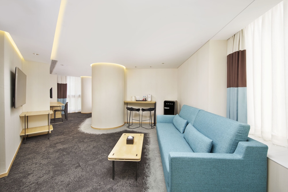Hotel 108