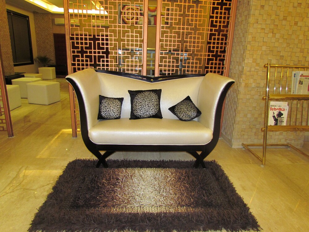 Hotel Pine Spring Wazir Bagh