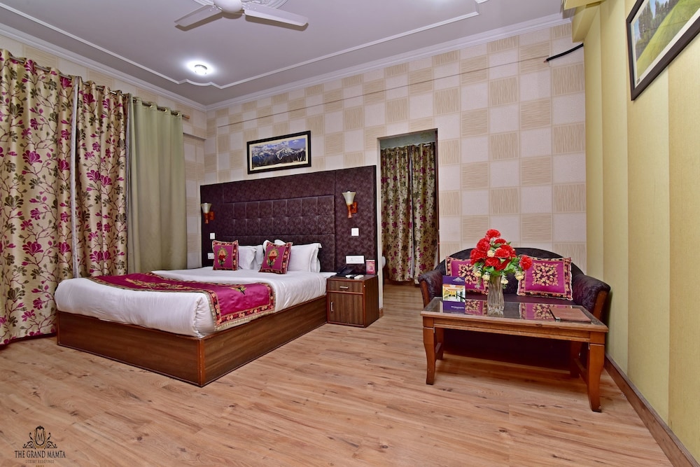 Hotel The Grand Mamta