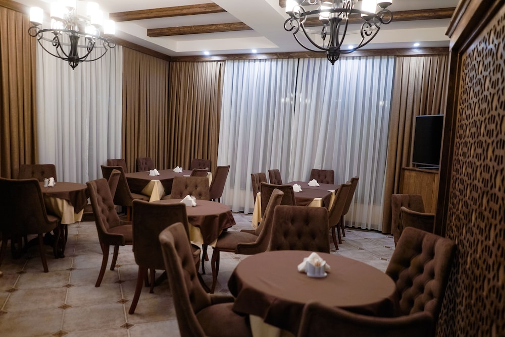 Maajid Hotel & Restaurant