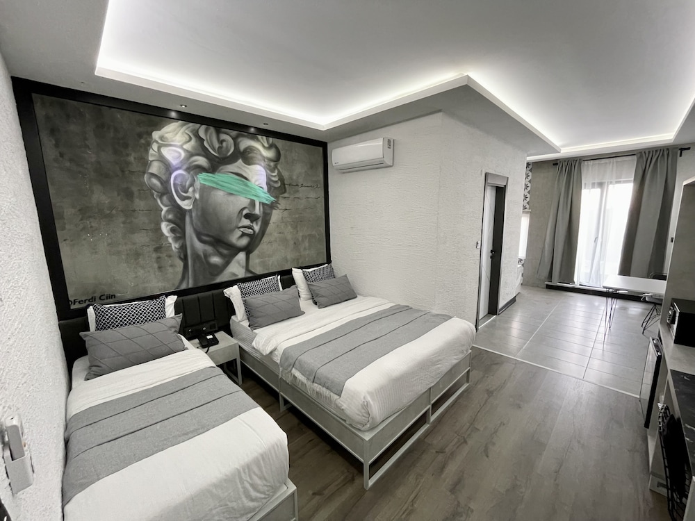 Melanj Airport Hotel