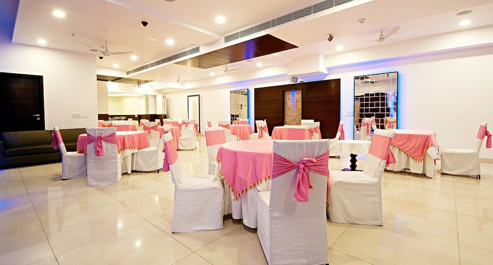 The Grand Vikalp by Saga Hotels