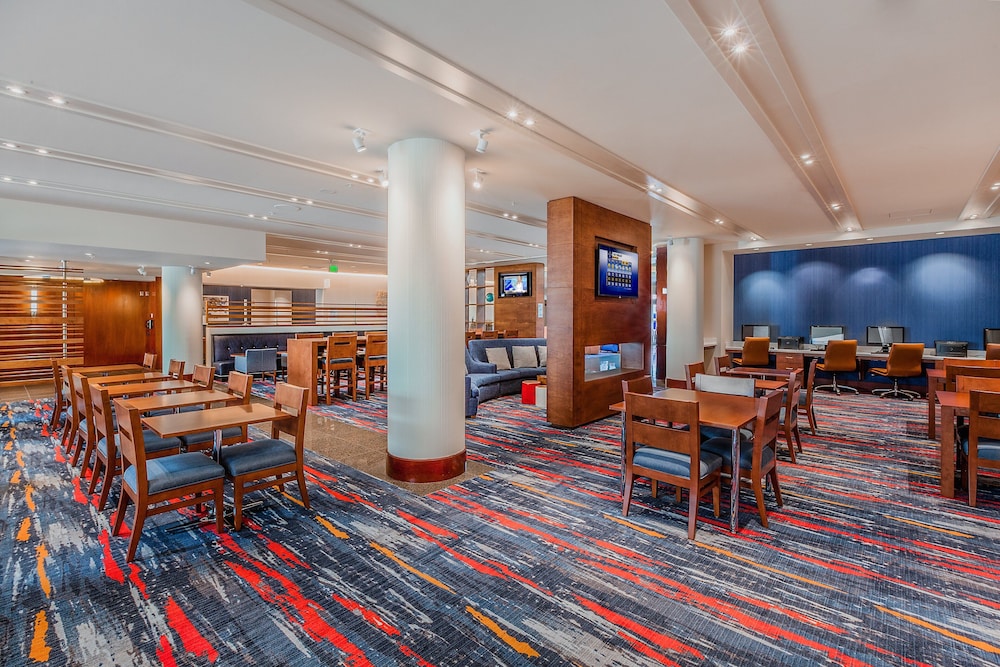 Holiday Inn Express and Suites Fisherman's Wharf by IHG