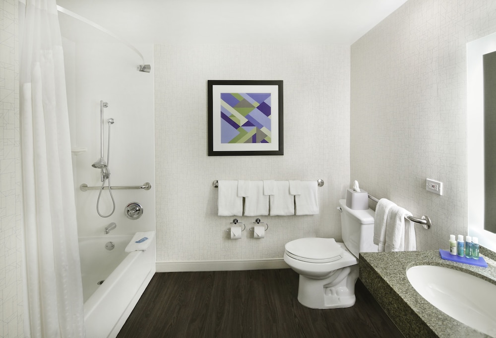 Holiday Inn Express and Suites Fisherman's Wharf by IHG