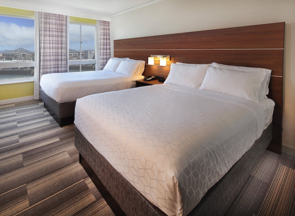Holiday Inn Express and Suites Fisherman's Wharf by IHG