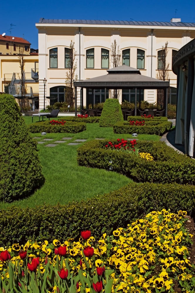 Grand Visconti Palace