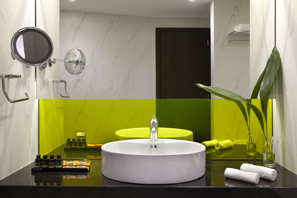Zeus Wyndham Grand Athens