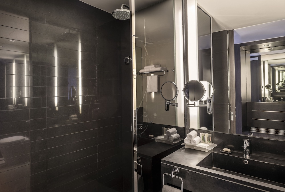 Holiday Inn Bangkok Sukhumvit by IHG