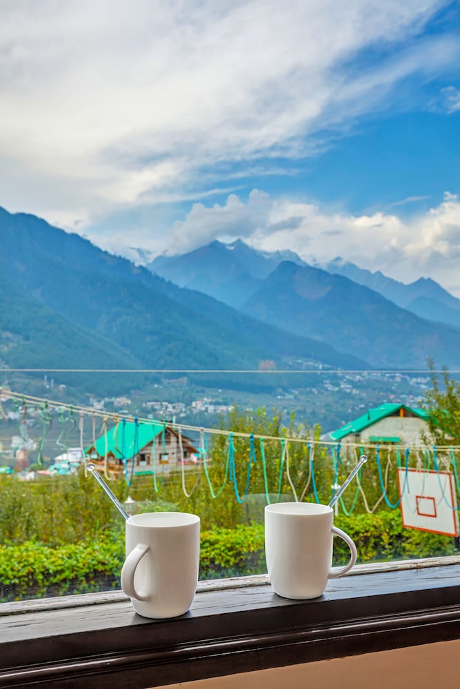 Club Mahindra Snowpeaks Resorts