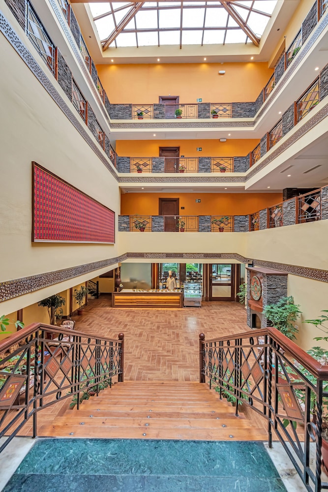 Club Mahindra Snowpeaks Resorts