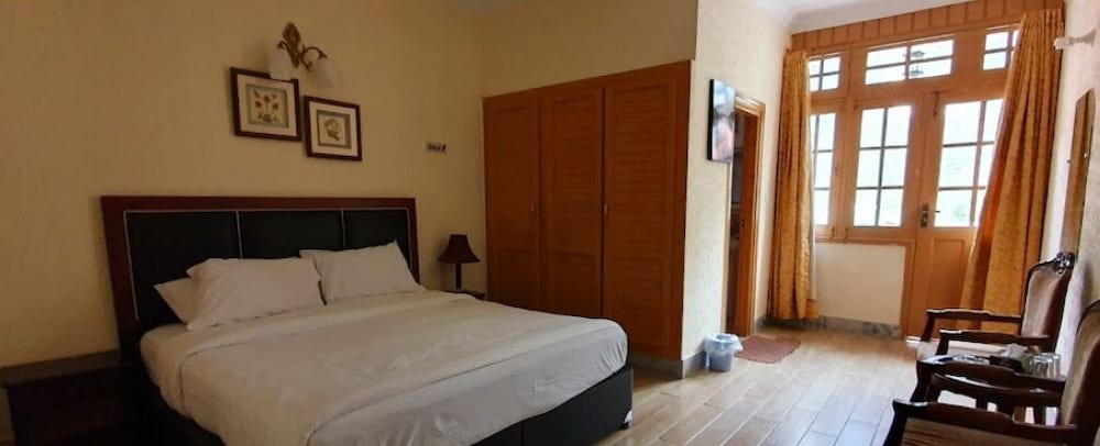 Hotel Demanchi Naran
