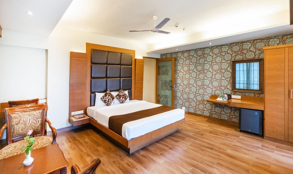 Hotel Seven Heaven