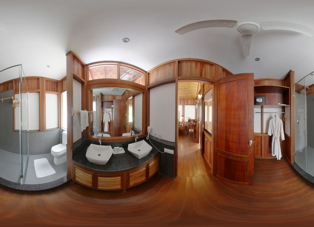 Estuary Sarovar Portico
