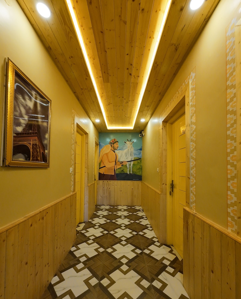 Ghar Bar Boutique Stay & Cafe