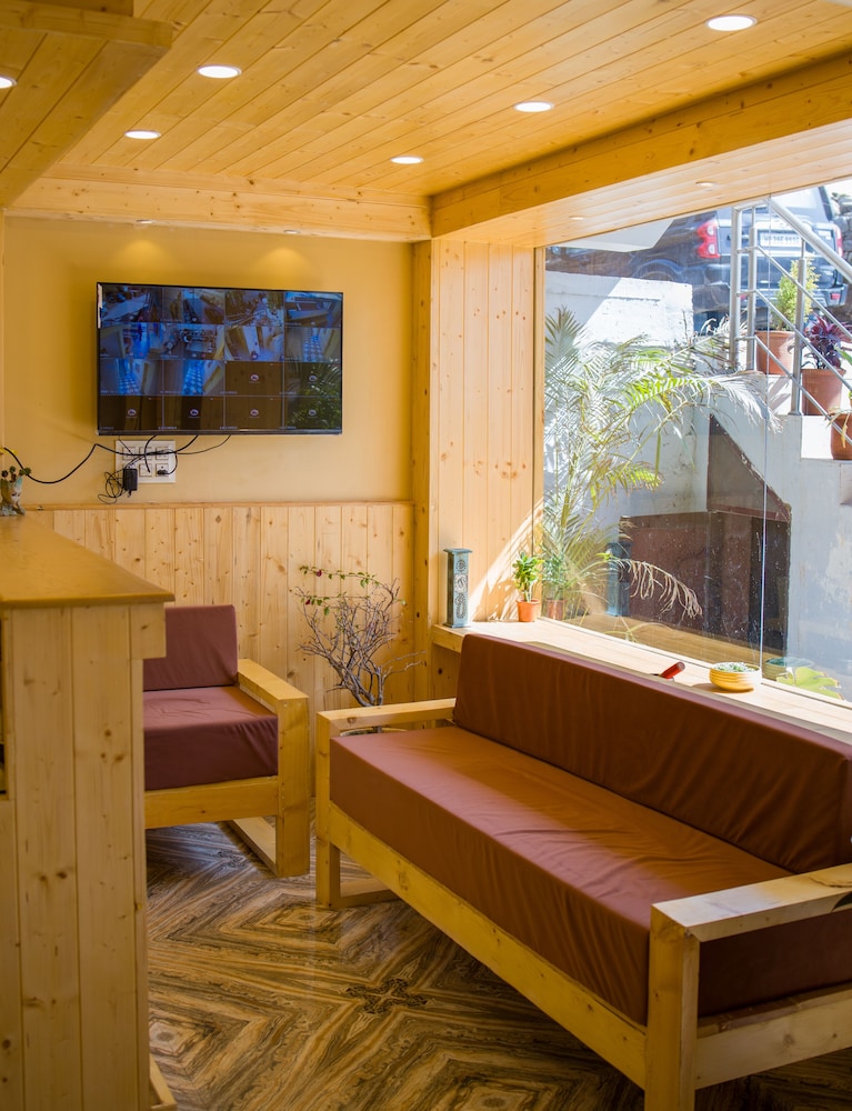Ghar Bar Boutique Stay & Cafe
