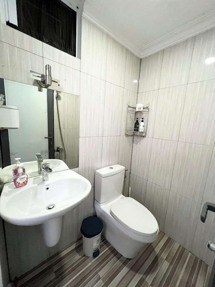 Home Away Minh Khai