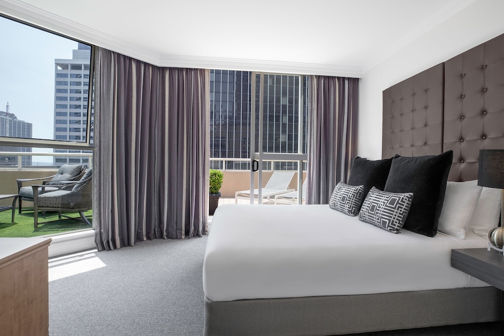 Mantra 2 Bond Street Sydney