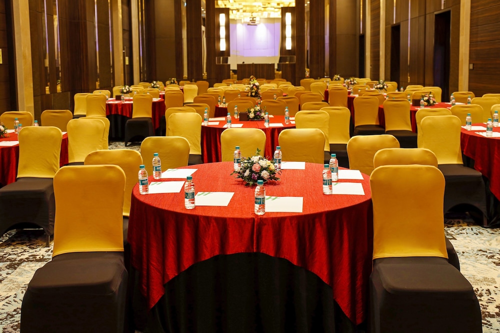 Holiday Inn Chennai OMR IT Expressway, an IHG Hotel
