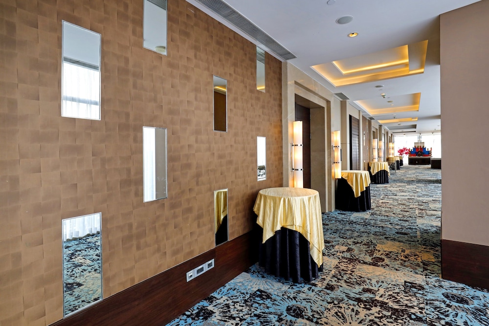 Holiday Inn Chennai OMR IT Expressway, an IHG Hotel