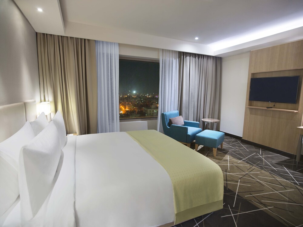 Holiday Inn Chennai OMR IT Expressway, an IHG Hotel