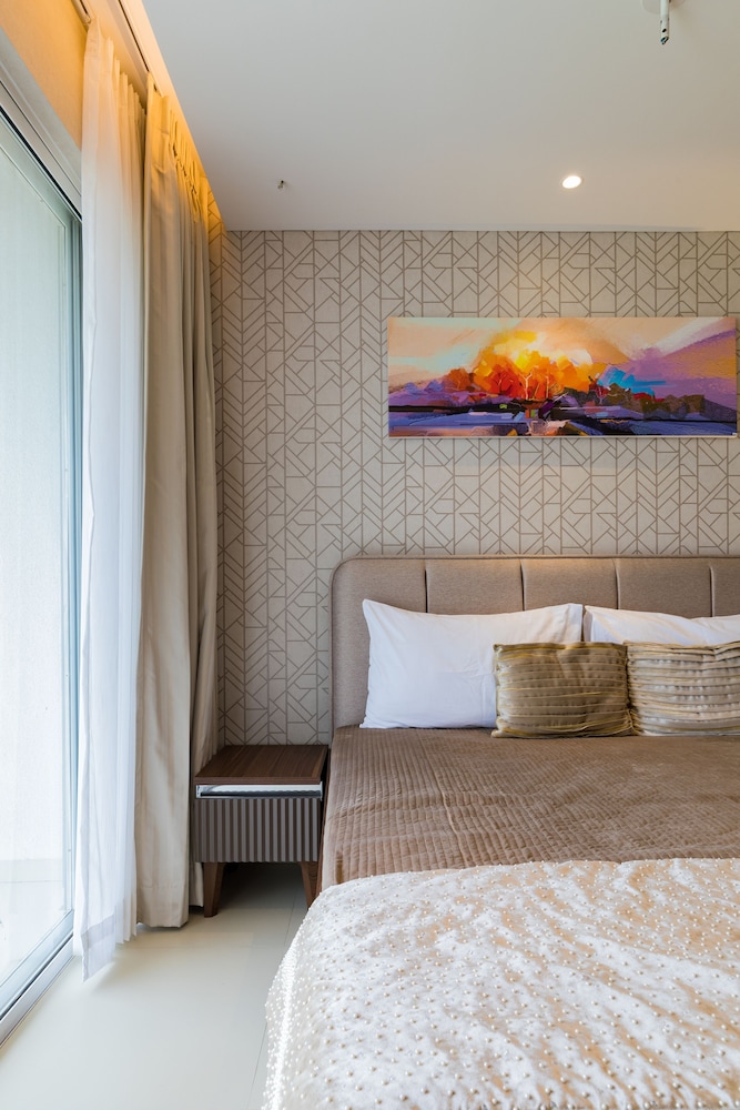 AR Suites Jewels Royale-Koregaon Park NX