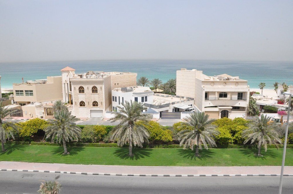 Red Castle Hotel