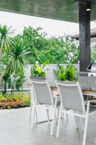 Bangtao Boutique Villa