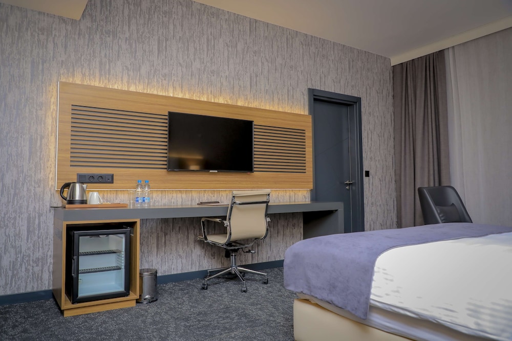 Best Western Premier DJ Hotel