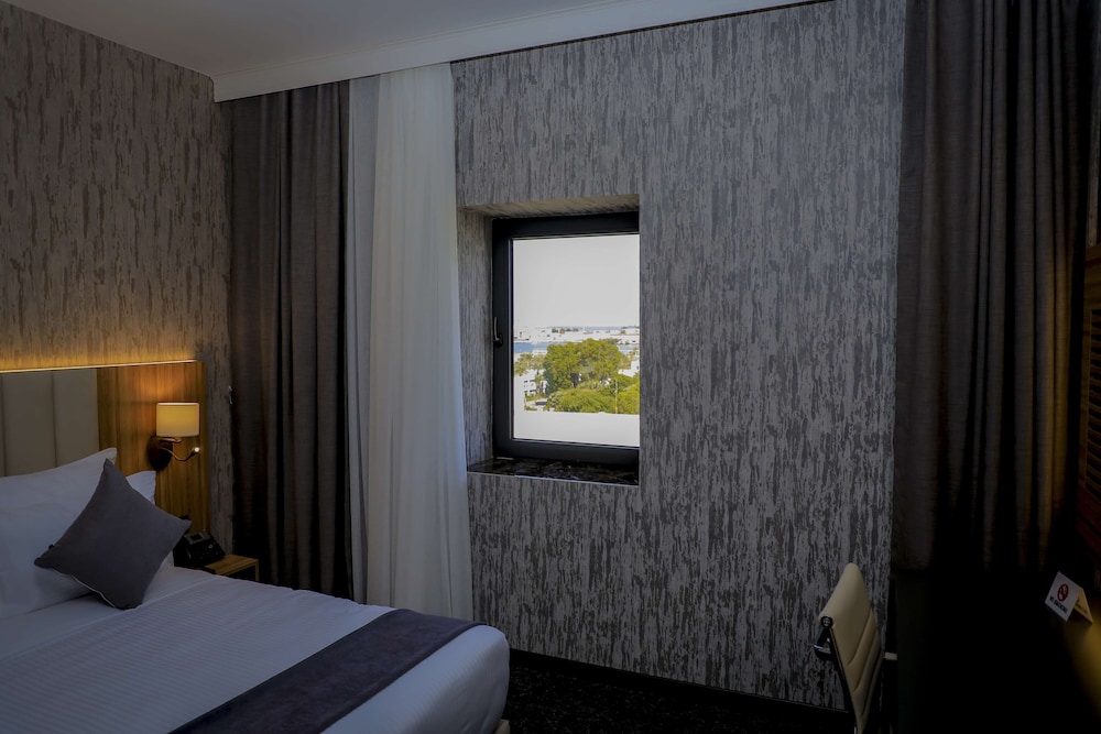 Best Western Premier DJ Hotel