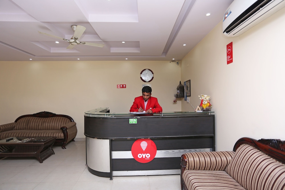 OYO 8462 Hotel Galaxy