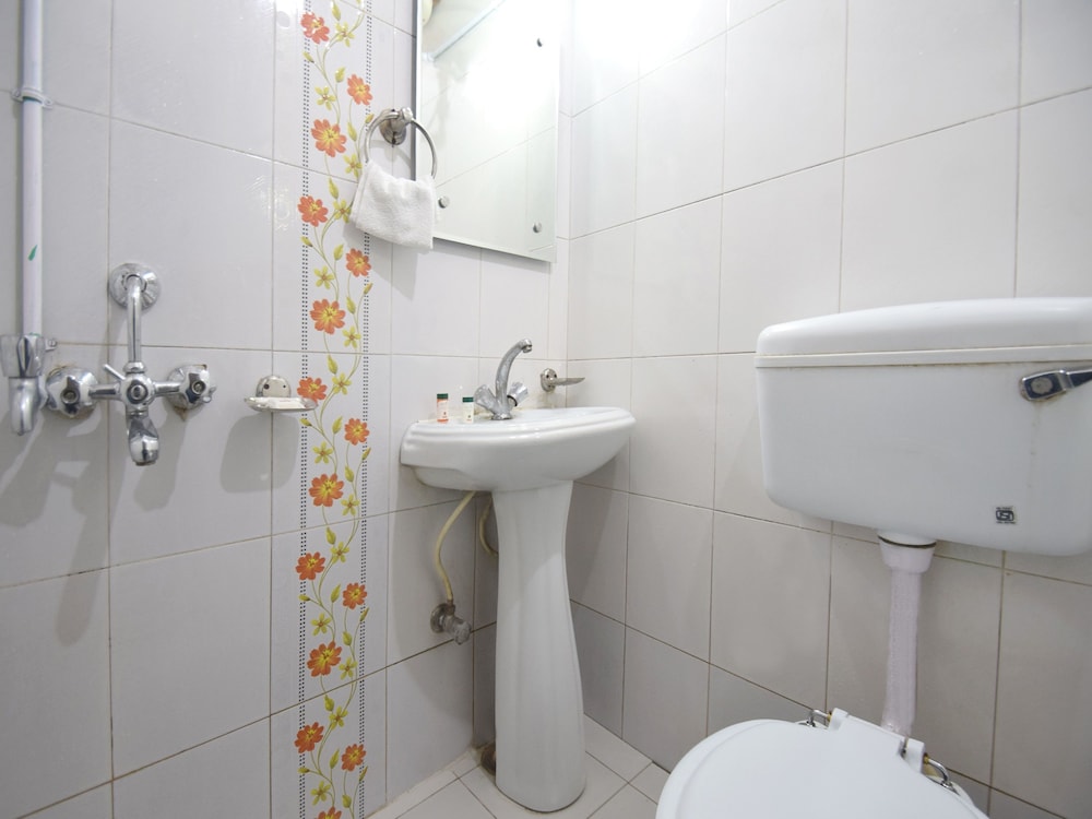 OYO 11637 Hotel Novelty