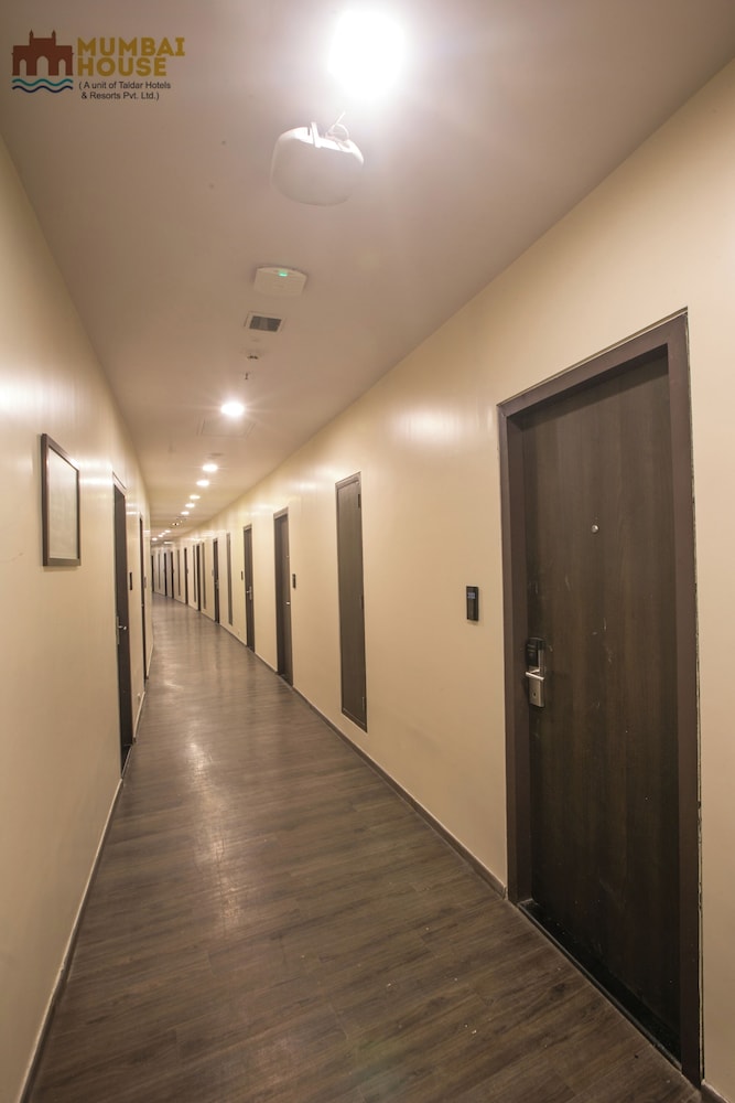 Hotel Mumbai House Airoli, Navi Mumbai