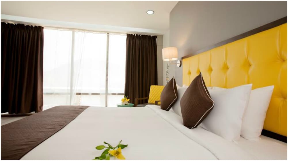 Hotel Mumbai House Airoli, Navi Mumbai