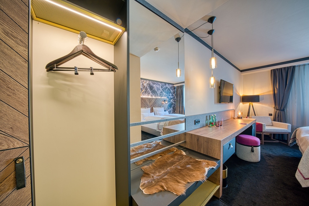 FourSide Hotel Salzburg, Trademark Collection by Wyndham