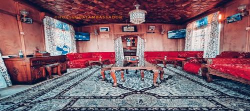 Houseboat Ambassador