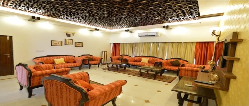 Hotel Raj Hans, Faridabad