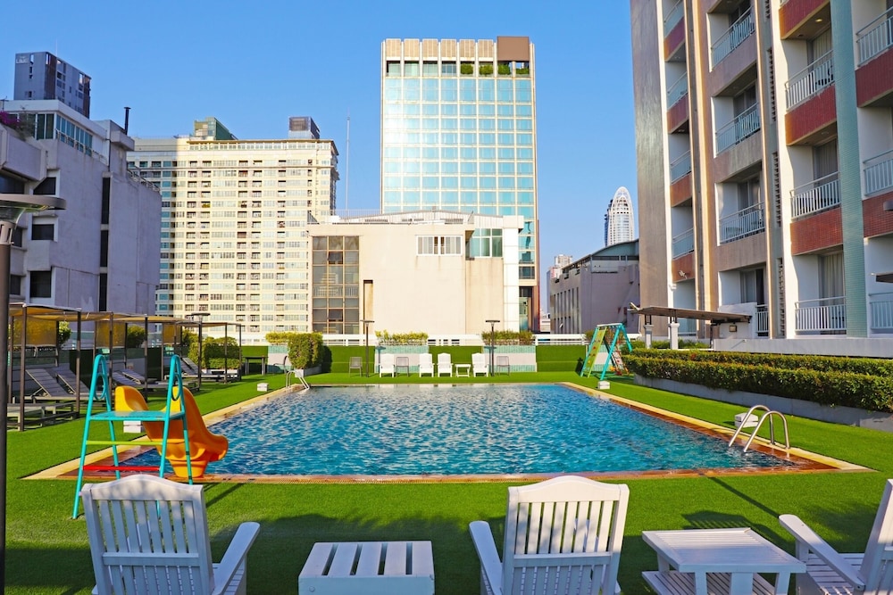 Evergreen Place Siam by UHG