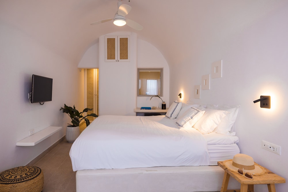 Rocabella Santorini Hotel & Spa