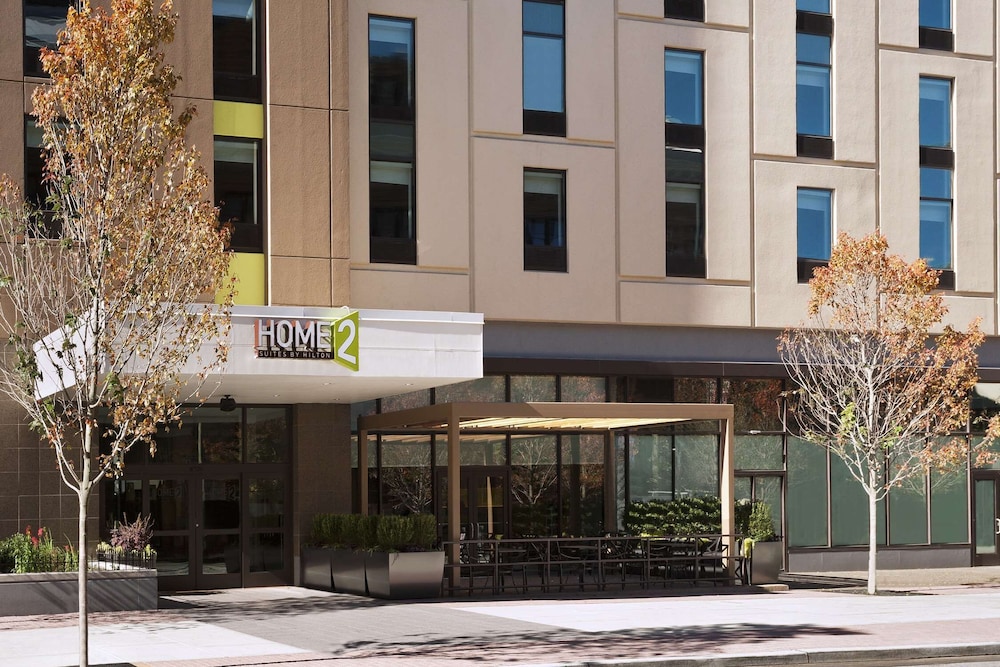 Home2 Suites by Hilton Philadelphia - Convention Center, PA